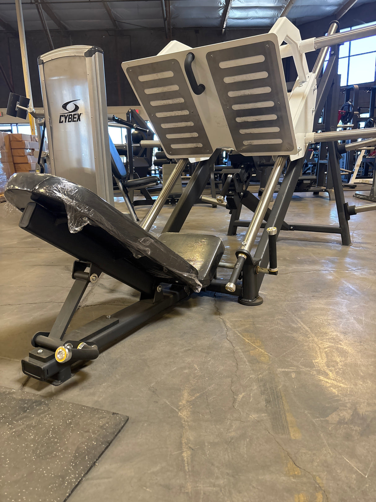 SFE Commercial 45* Degree Plate Loaded Leg Press ( New)