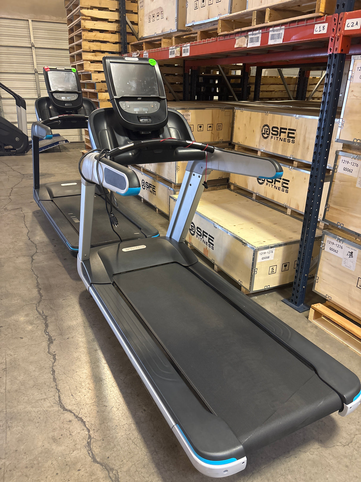 Precor TRM 885 Treadmill w/P82 Console (Pre-Owned)