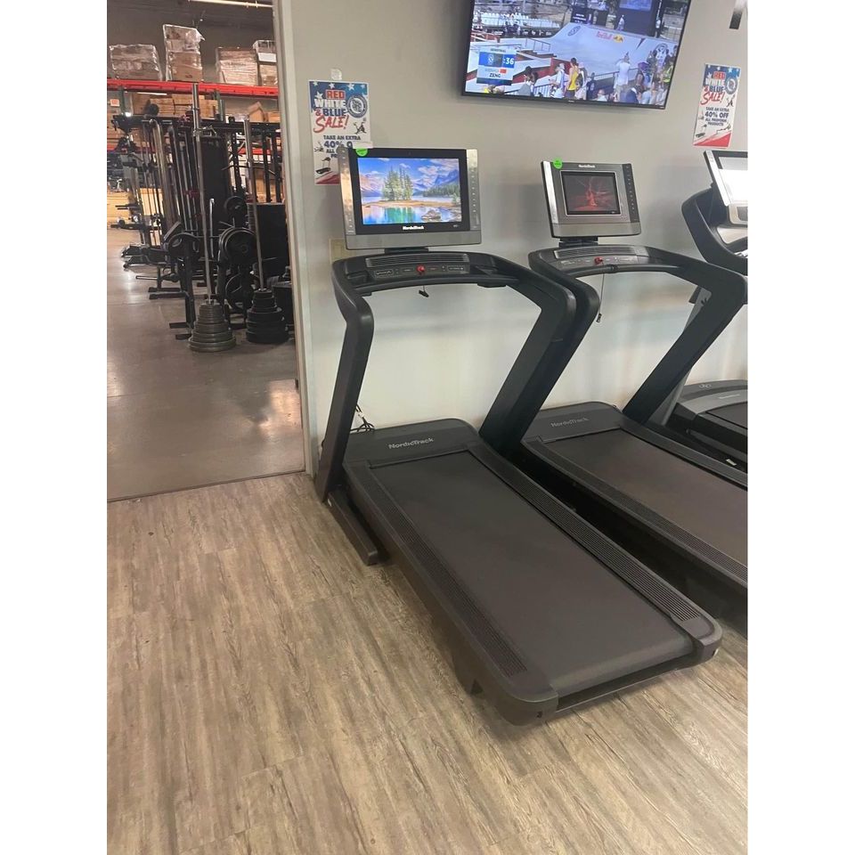 2022 Nordictrack 2450 Commercial Treadmill (2nd)