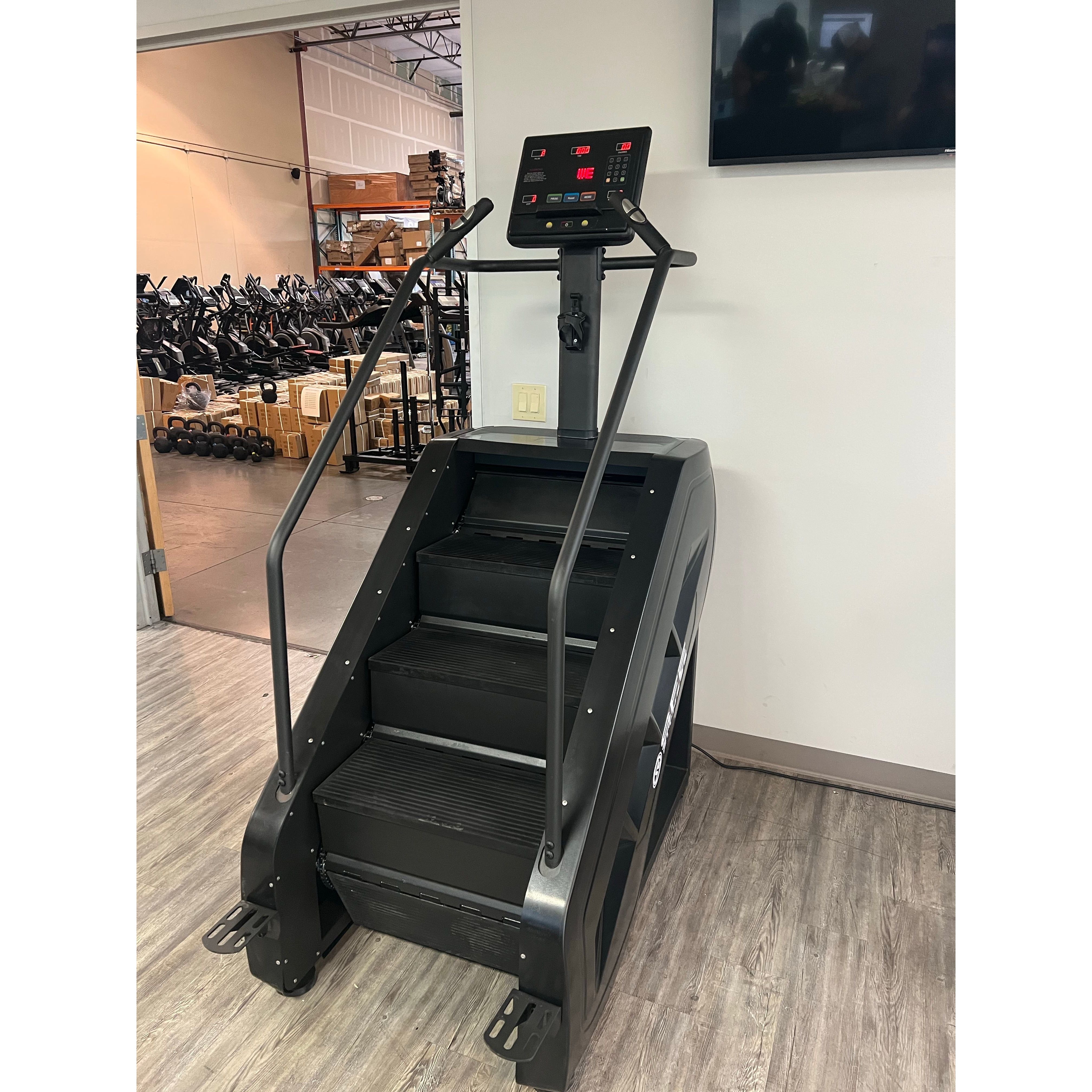 SFE Stepmill Pro (Stairmaster) w/ Revolving Steps and Performance Moni ...